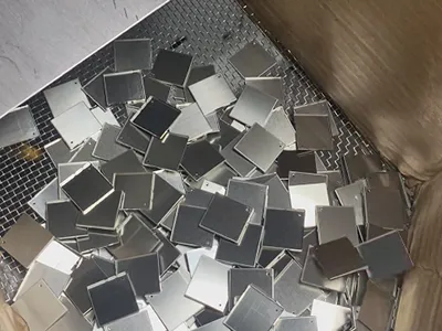 Electrónica de metal