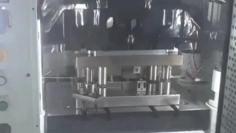 HC-65T para estampado de componentes de herrajes de metal – China