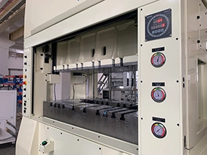 Manómetro neumático e hidráulico