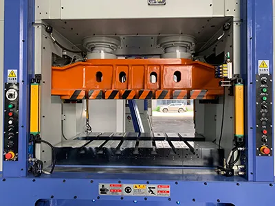 Mesa de trabajo y bloque deslizante