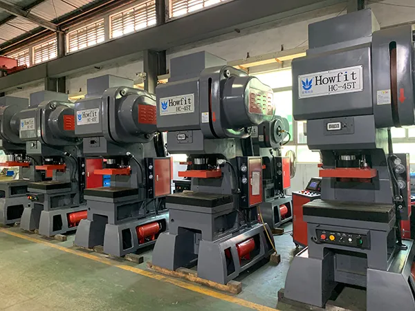  Prensa de bastidor en C, 3 postes guía (16-80 toneladas)